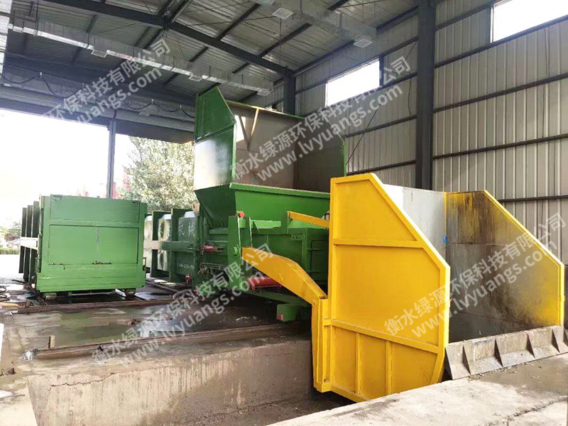 LYFH后料斗上料式垃圾壓縮設(shè)備